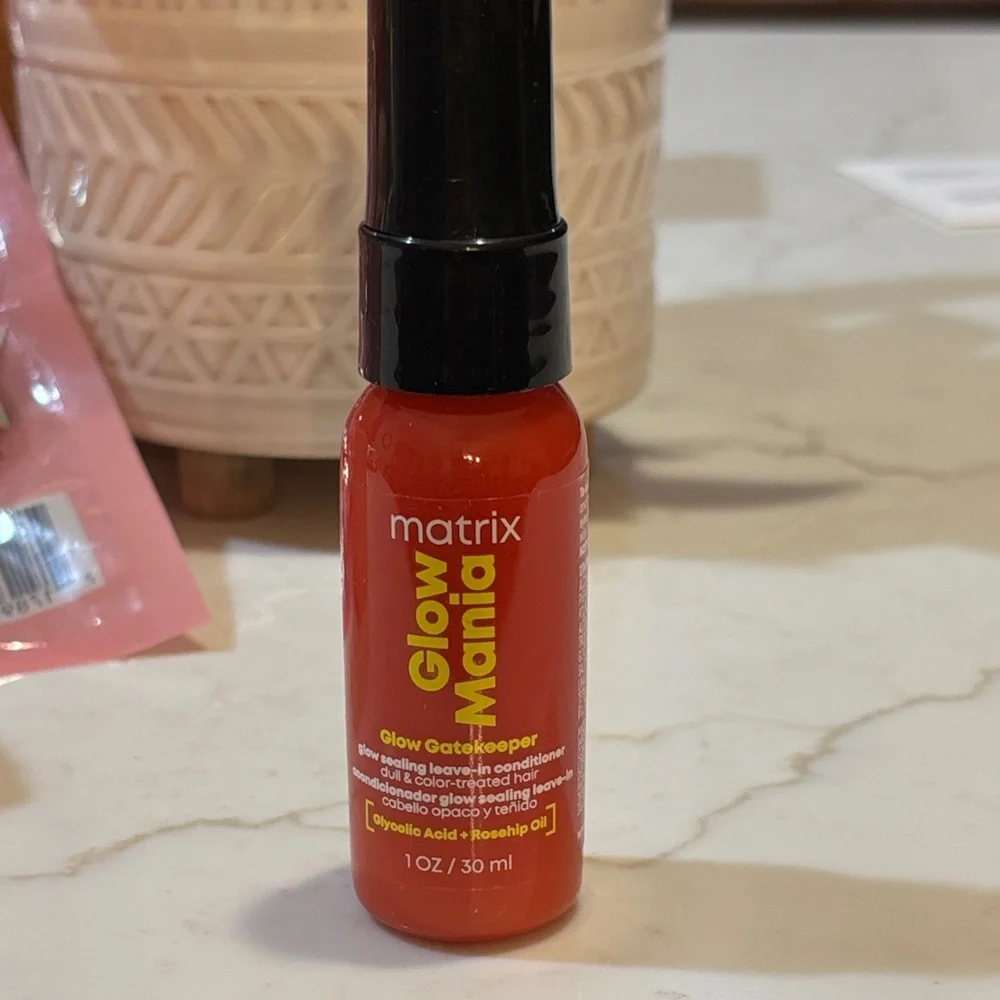Matrix Glow Mania Hair Care Gift Set and Beauty Supply Bundle with Cosmetic Bag
